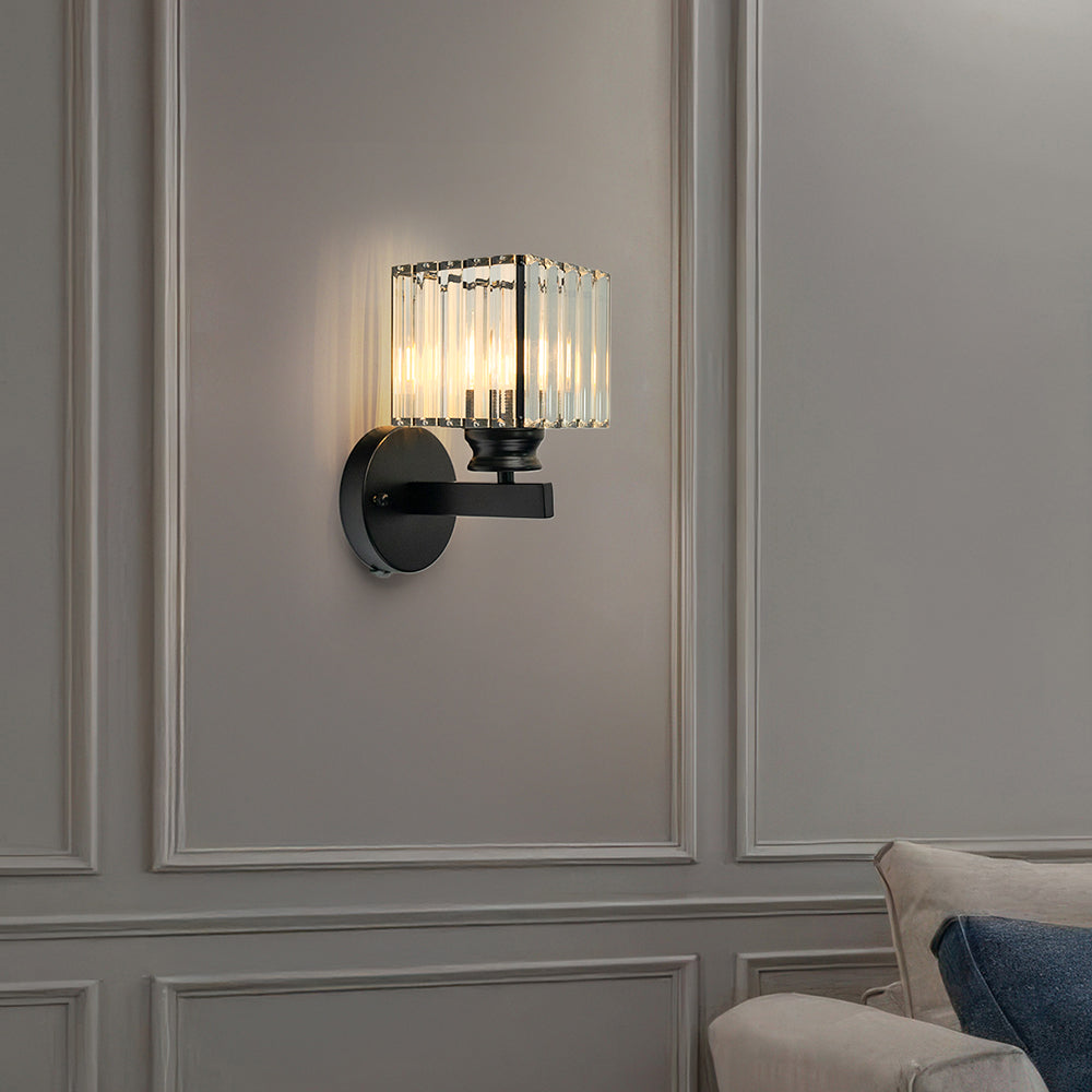 Moderne Wandleuchte aus Eisen mit facettiertem Kristallpaneel