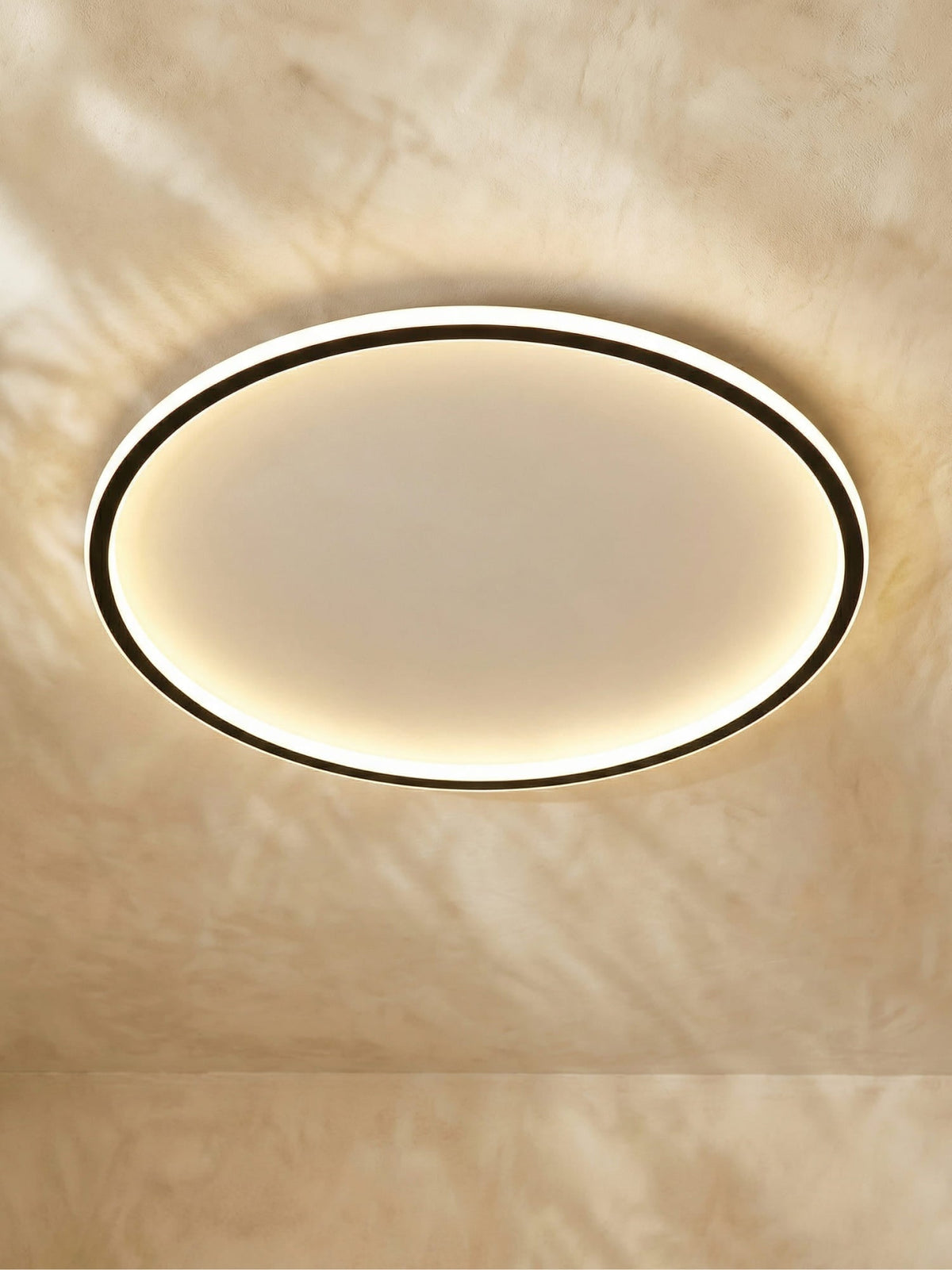 Skandinavische runde Deckenleuchte aus Metall mit Glaskugel