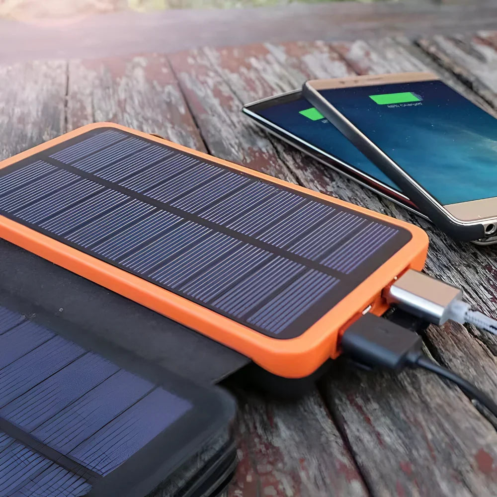 Robuste tragbare Outdoor-Solar-Powerbank mit Ladefunktion und faltbarem Panel