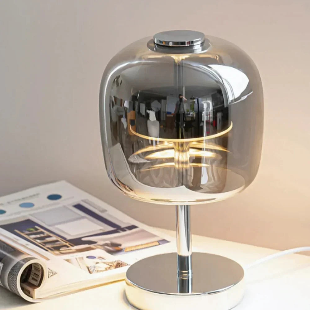Kugelförmige Tischlampe aus Milchglas und Eisen, dimmbar und per USB betrieben