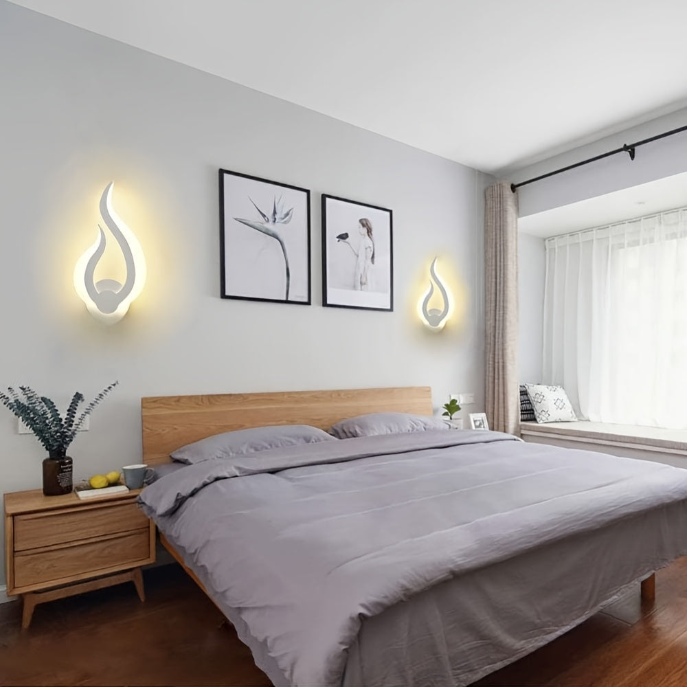 Moderne skulpturale Wandleuchte aus Acryl mit Flammensilhouette