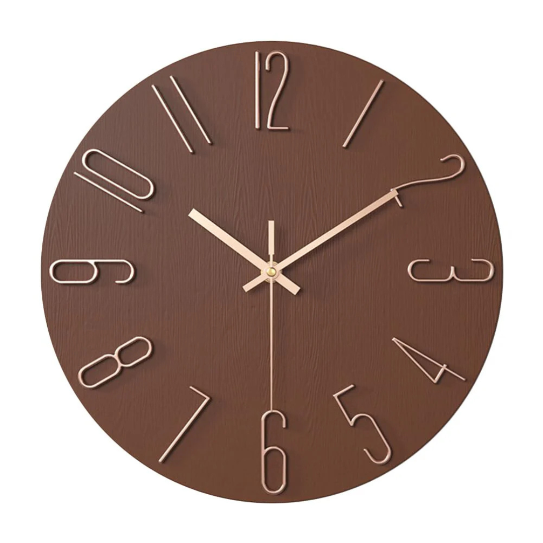 Minimalistische skandinavische geräuschlose Quarzwanduhr mit goldfarbenem Akzent