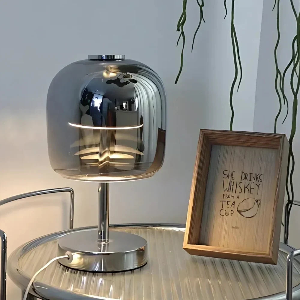 Kugelförmige Tischlampe aus Milchglas und Eisen, dimmbar und per USB betrieben
