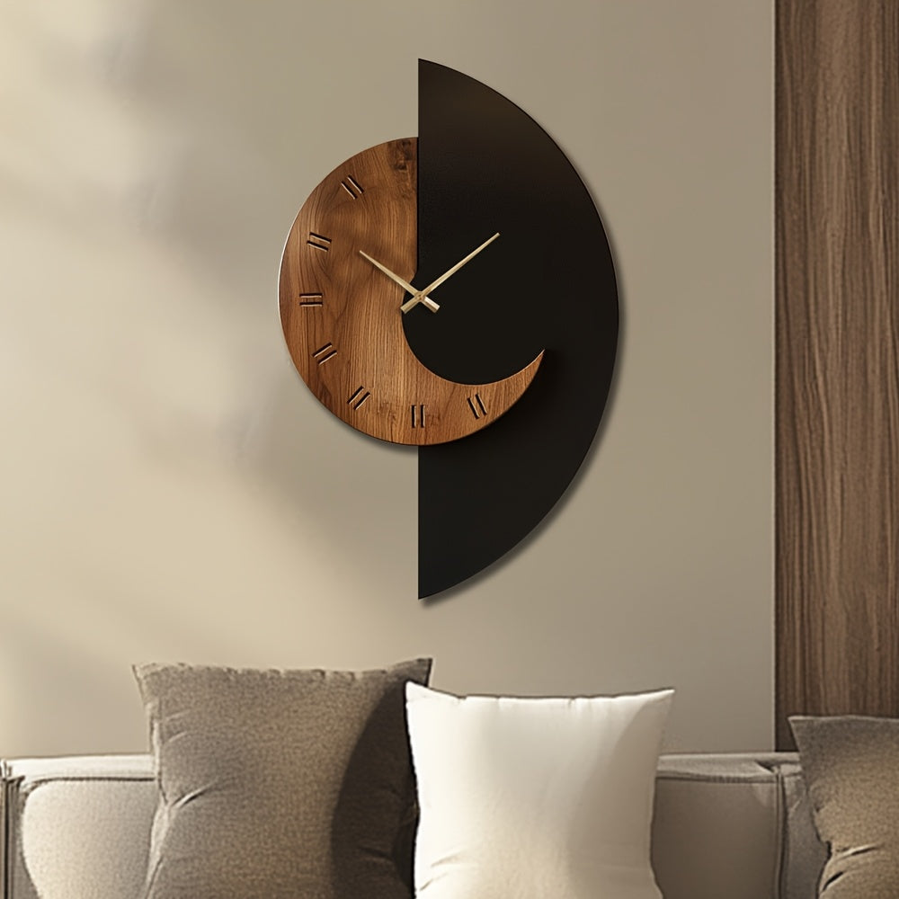 Minimalistische halbmondförmige Holzwanduhr mit leisem Uhrwerk