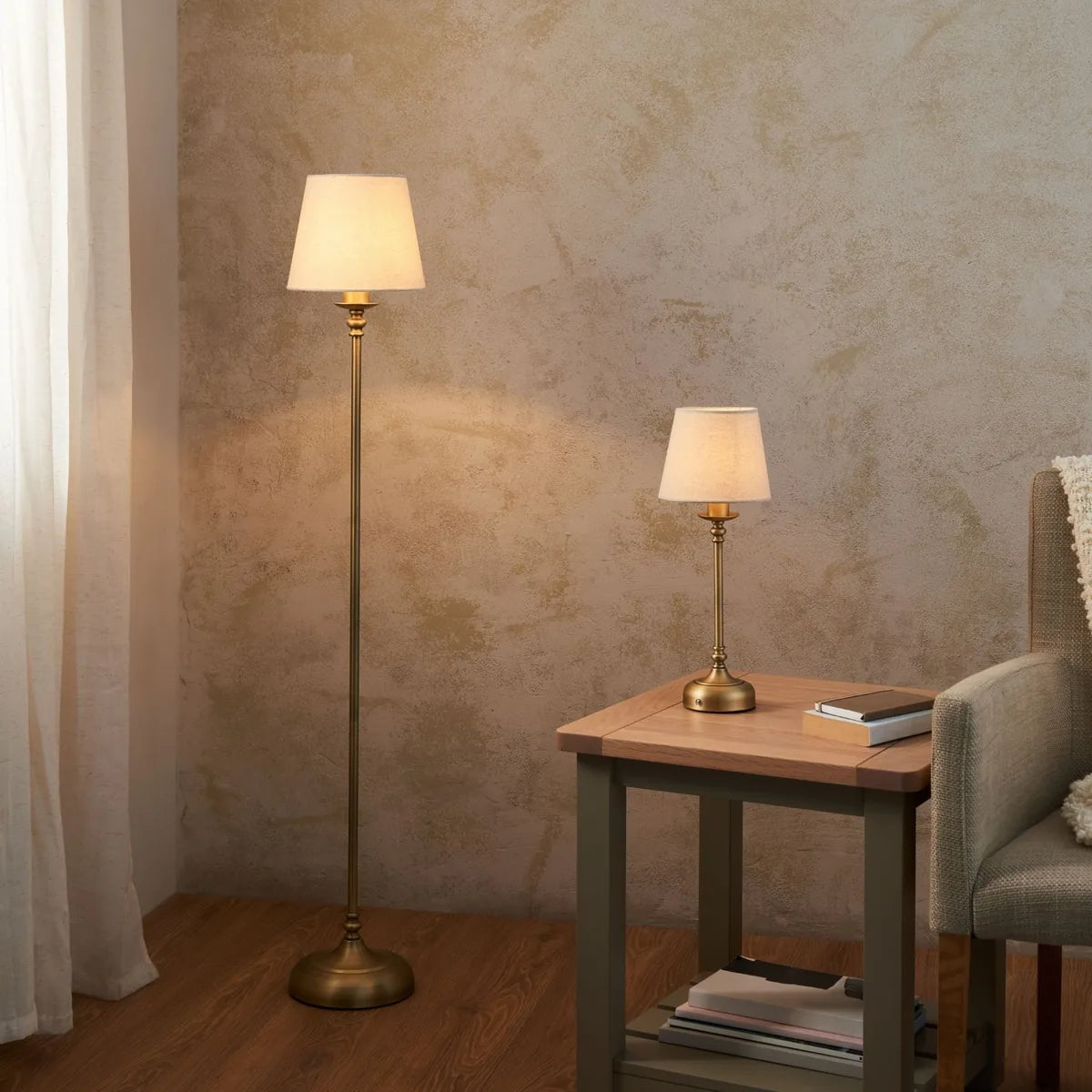 Tragbare wiederaufladbare Tischlampe mit antikem Messing-Finish und Touch-Dimmer