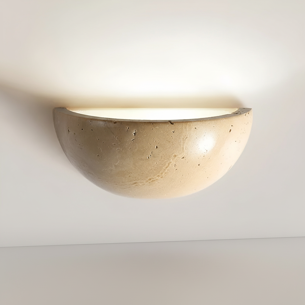 Halbrunde Wandleuchte aus Naturstein im Wabi-Sabi-Stil