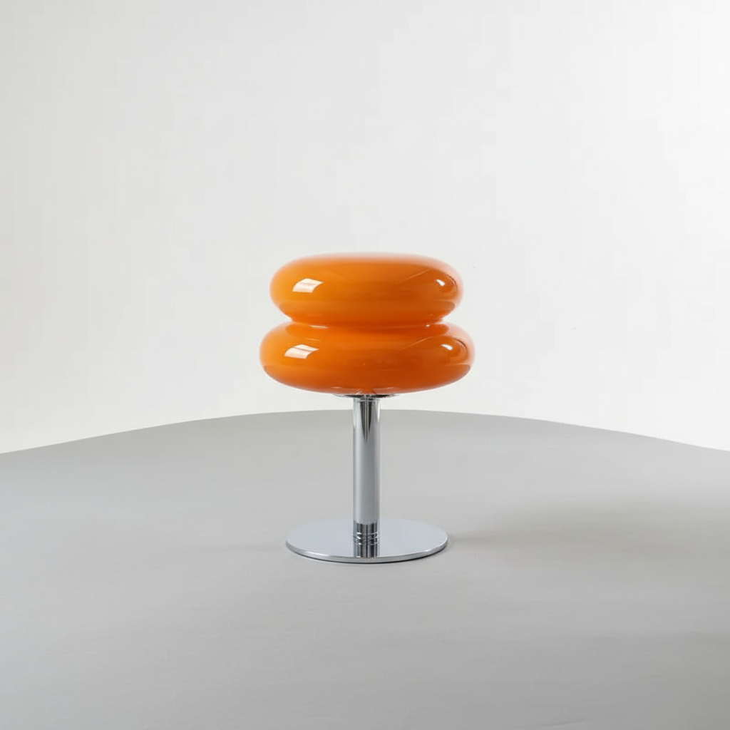 Kompakte kabellose dimmbare aufladbare Tischlampe im Bauhaus-Stil