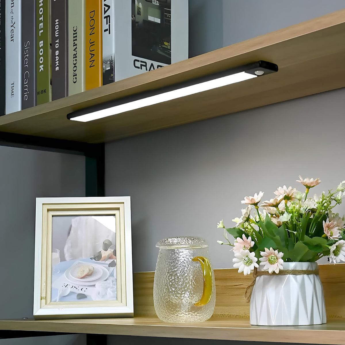 Wiederaufladbare, magnetische, dimmbare Lichtleiste mit Bewegungssensor