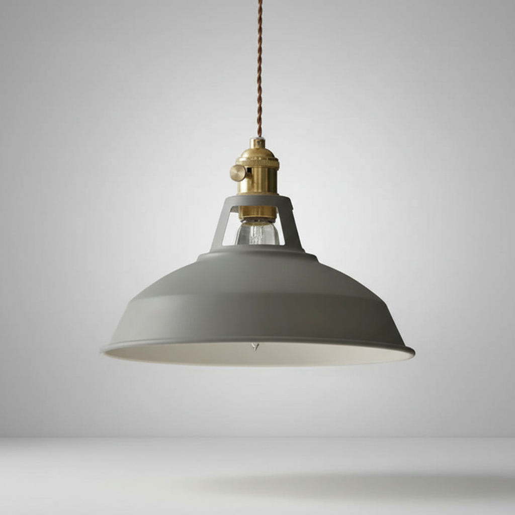 Retro-Pendelleuchte aus Metall im Industriestil mit verstellbarer Kettenaufhängung