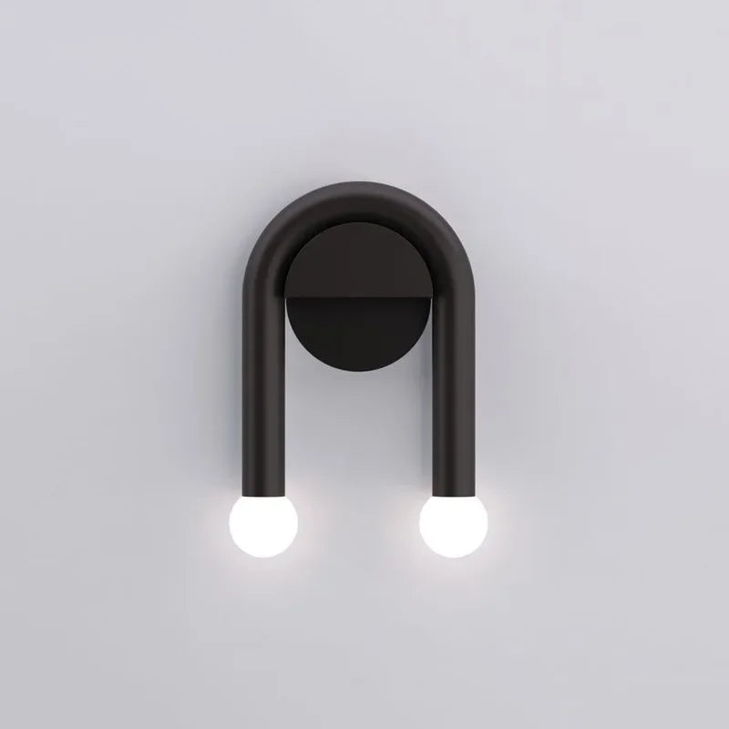 Skulpturale nordische minimalistische Wandleuchte mit Bogen und mattiertem Glas
