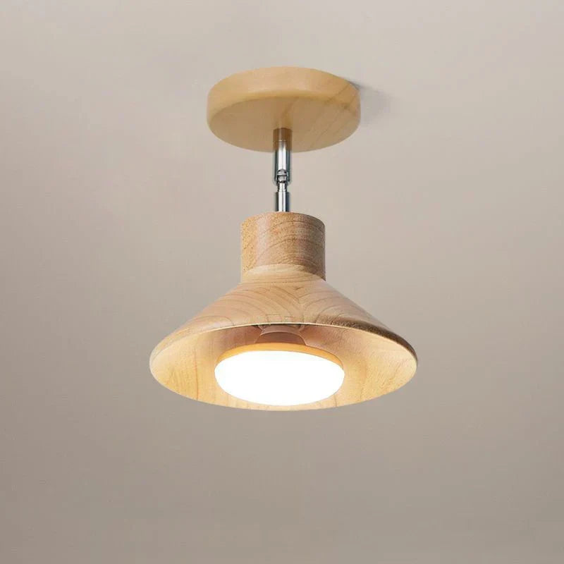 Skandinavische minimalistische Deckenleuchte mit natürlicher Holzkonusform