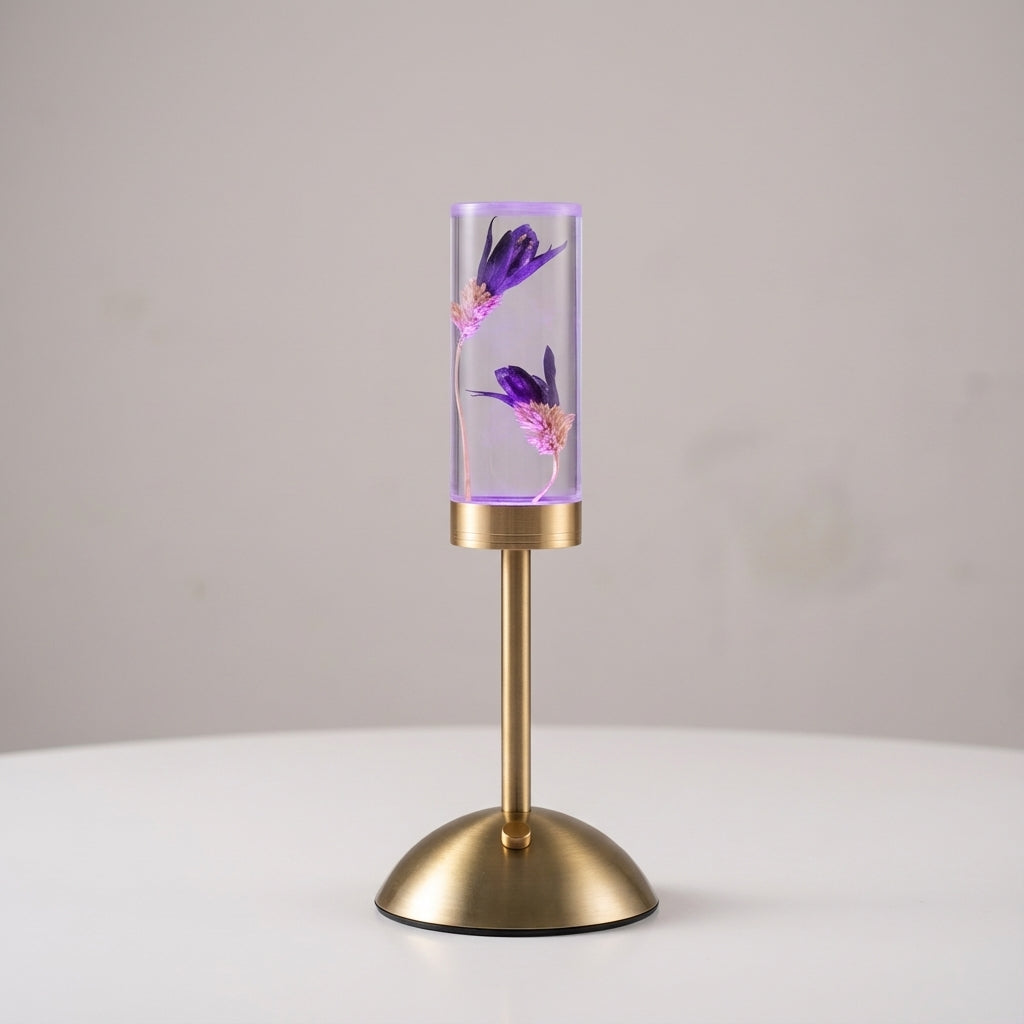 Skulpturale kabellose Tischlampe mit Blumenmotiv und Touch-Steuerung