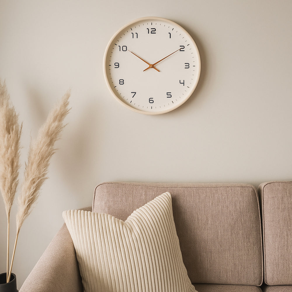 Moderne dekorative geräuschlose Wanduhr aus Massivholz ohne Ticken