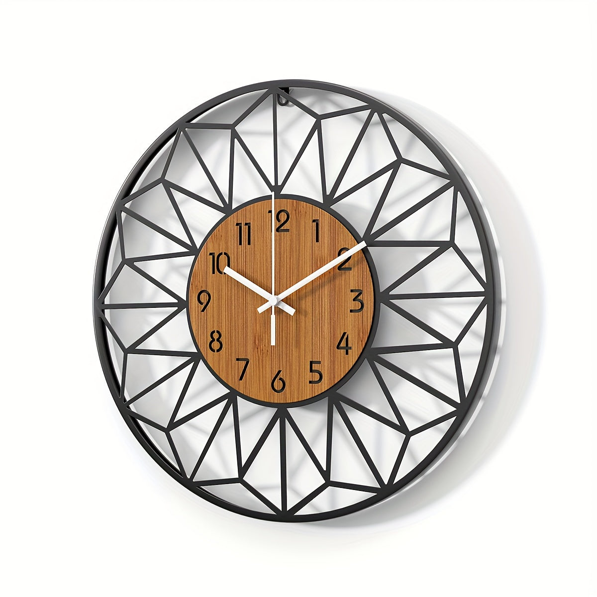 Runde industrielle Wanduhr in Holzmaserung mit leisem Quarzwerk