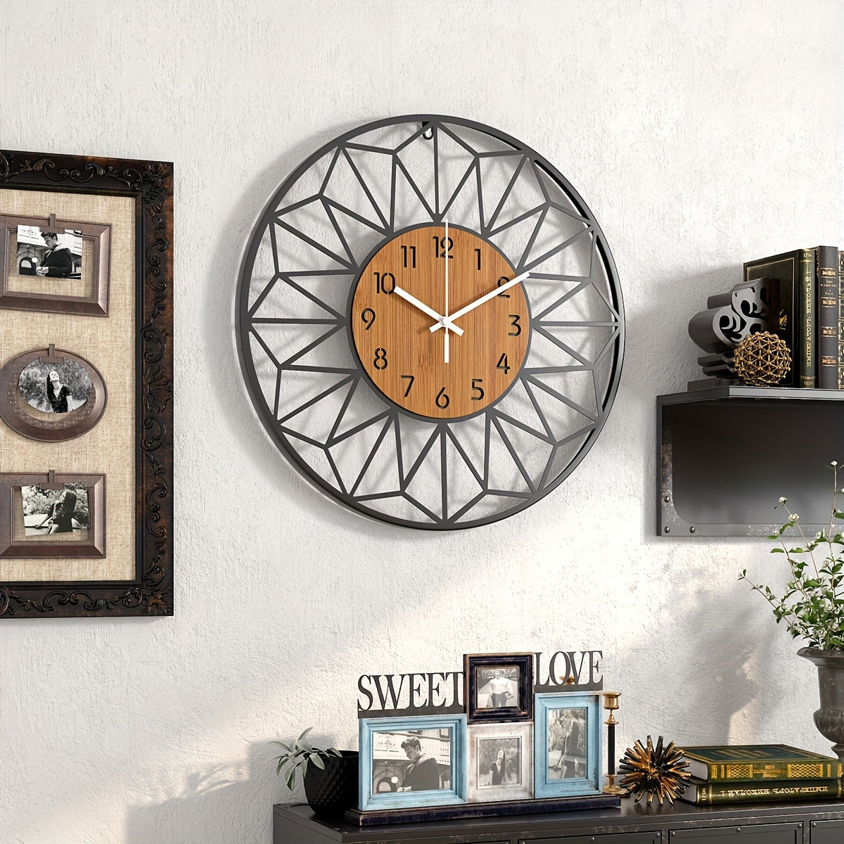 Runde industrielle Wanduhr in Holzmaserung mit leisem Quarzwerk
