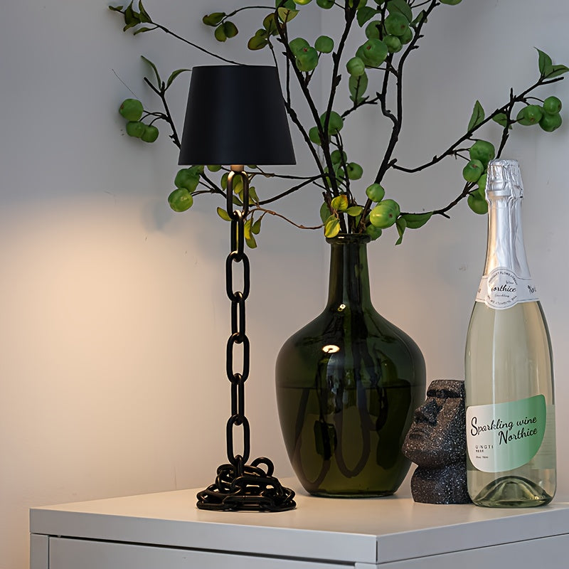 Skulpturale industrielle Tischlampe mit Kettengliedern, Akku und Touch-Steuerung