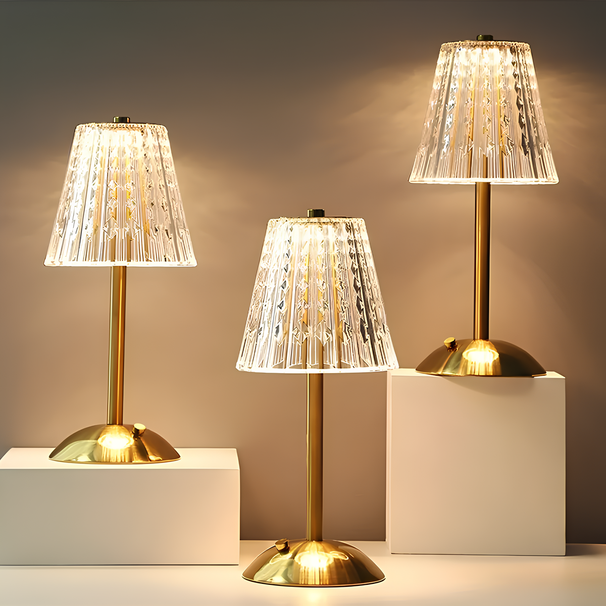Wiederaufladbare Tischlampe mit Kristall-Lampenschirm, gebürstetem Aluminium und Touch-Steuerung