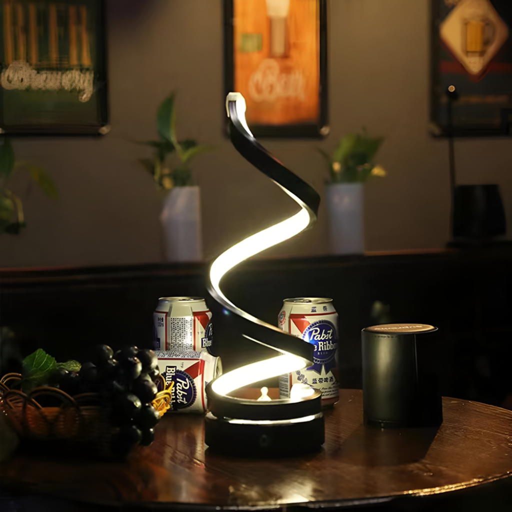 Skulpturale spiralförmige Schreibtischlampe mit verstellbarer Klemme