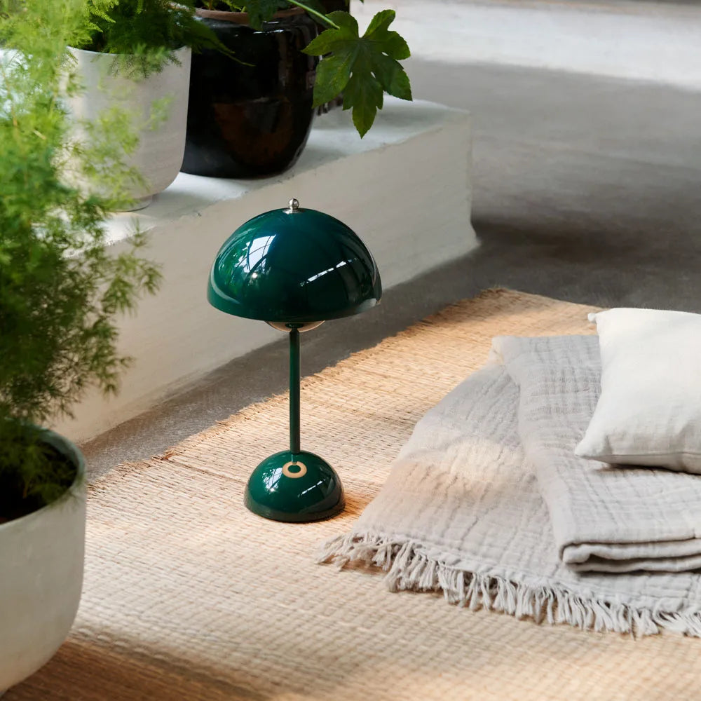 Kabellose dimmbare aufladbare Retro-Tischlampe in Kugelform