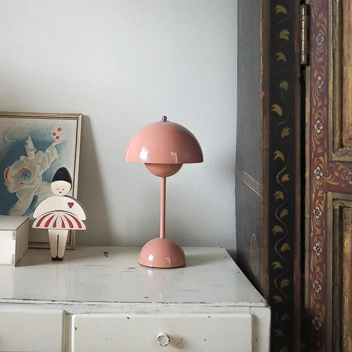 Kabellose dimmbare aufladbare Retro-Tischlampe in Kugelform