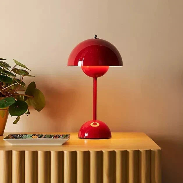 Kabellos aufladbare dimmbare kugelförmige Tischlampe