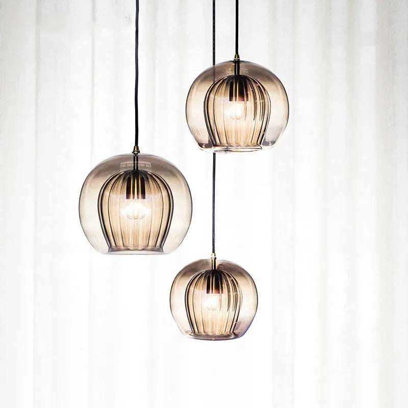 Elegante moderne Pendelleuchte aus Aluminium und Glas mit verstellbarer Länge