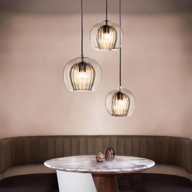 Elegante moderne Pendelleuchte aus Aluminium und Glas mit verstellbarer Länge