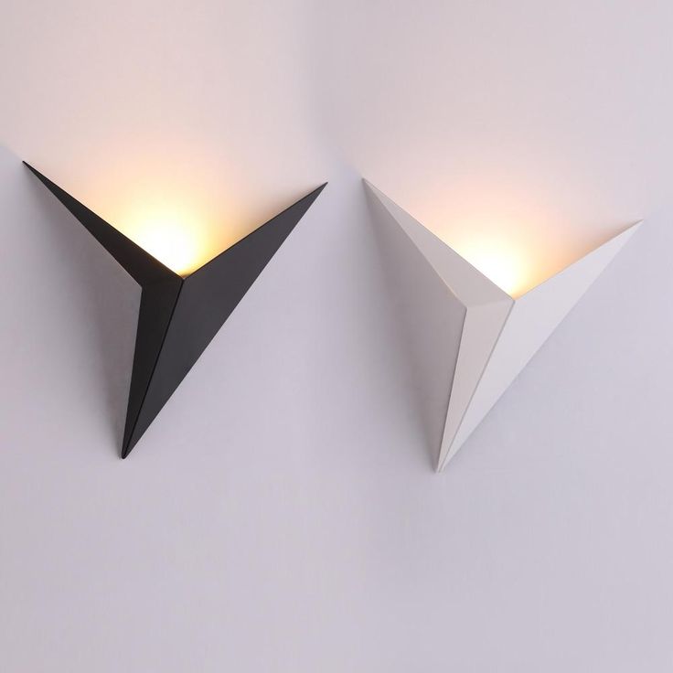 Minimalistische dreieckige nordische Eisen-Wandleuchte für den Innenbereich und Treppen