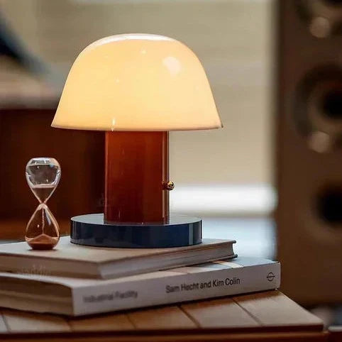 Skulpturale wiederaufladbare kabellose Tischlampe in Pilzform mit Touch-Dimmung