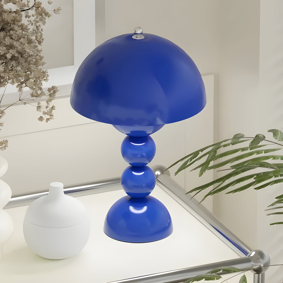 Skandinavische minimalistische dimmbare Nachttischlampe in Form einer Blütenknospe