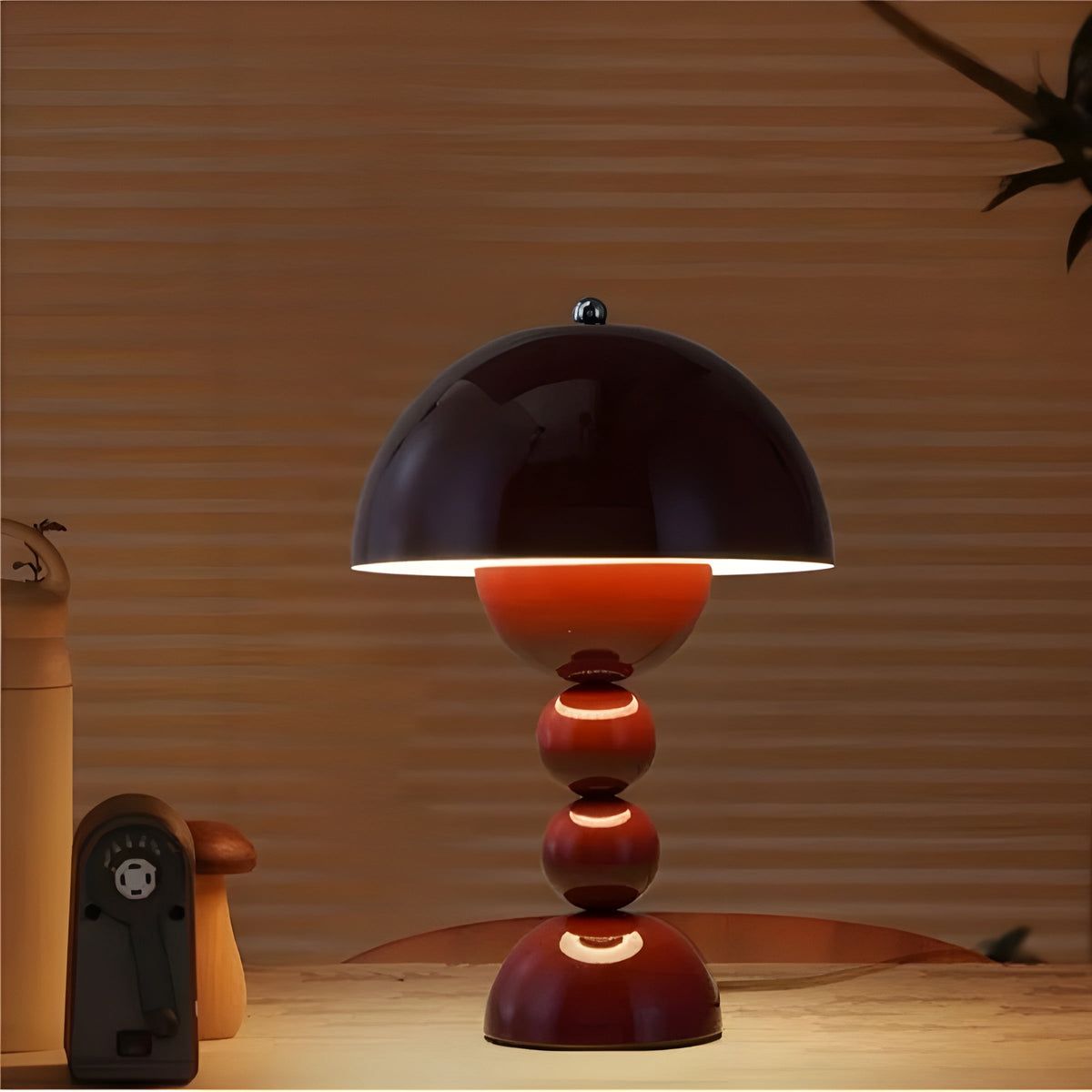 Skandinavische minimalistische dimmbare Nachttischlampe in Form einer Blütenknospe