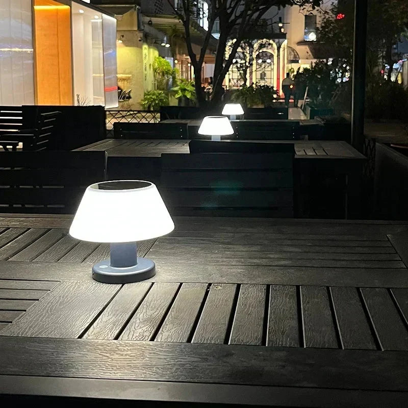 Solarbetriebene aufladbare wasserfeste Tischlampe für Innen- und Außenbereiche
