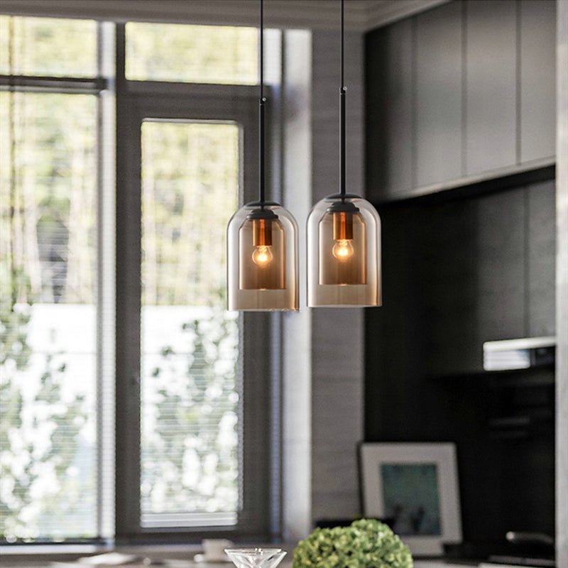 Pendelleuchte aus Eisen mit zwei Glasschirmen im Mid-Century-Stil