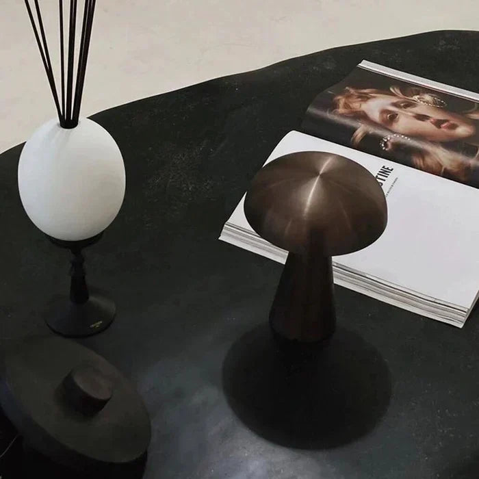 Dimmbare kabellose Tischlampe aus Eisen und Acryl in Pilzform