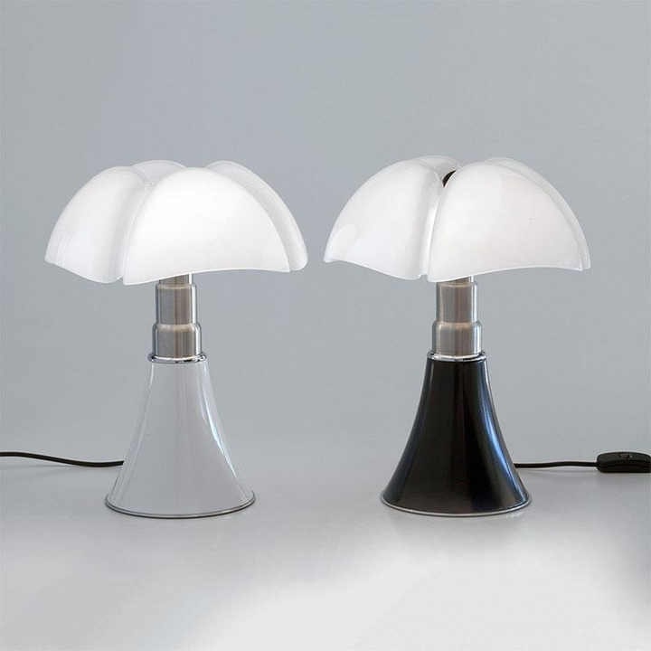 Von Blumen inspirierte dimmbare Stahltischlampe mit Touch-Steuerung