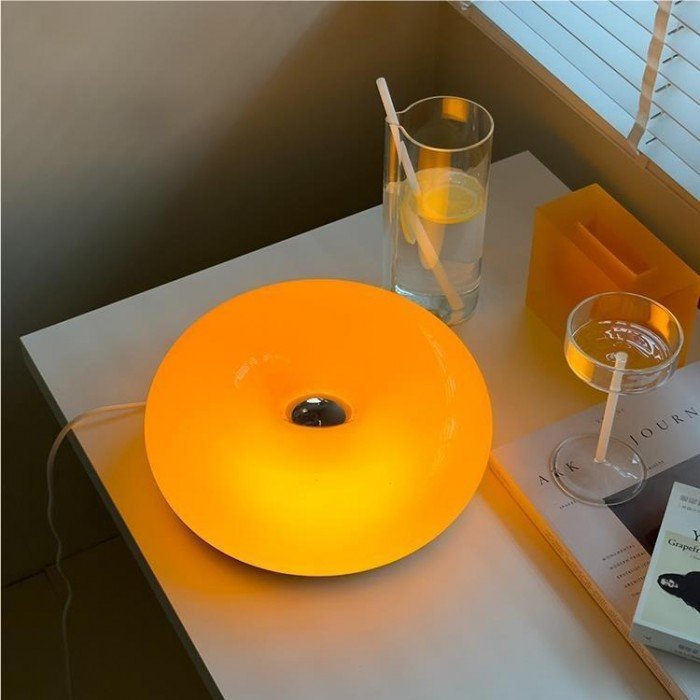 Bauhaus-Tisch- und Wandleuchte aus kreisförmigem, dimmbarem Glas