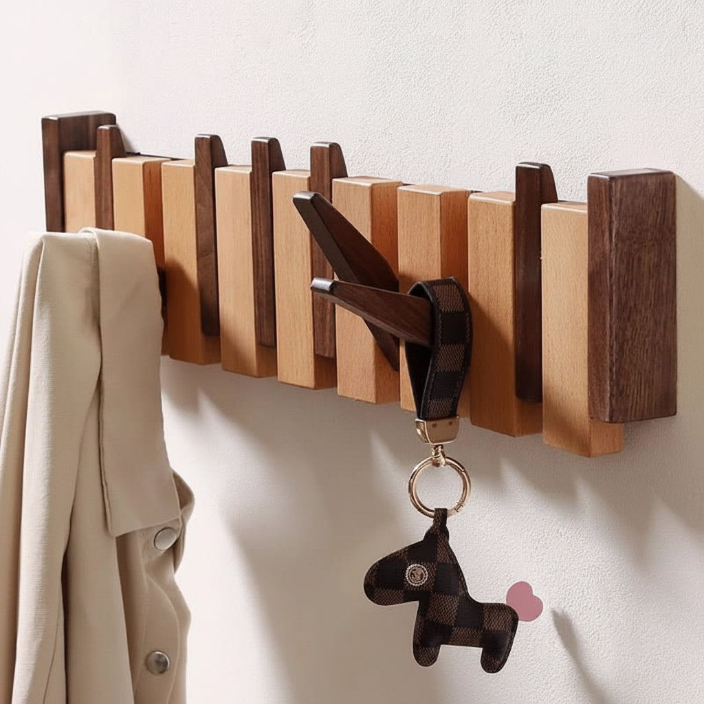 Zusammenklappbare wandmontierte Garderobenleiste aus Holz mit Haken
