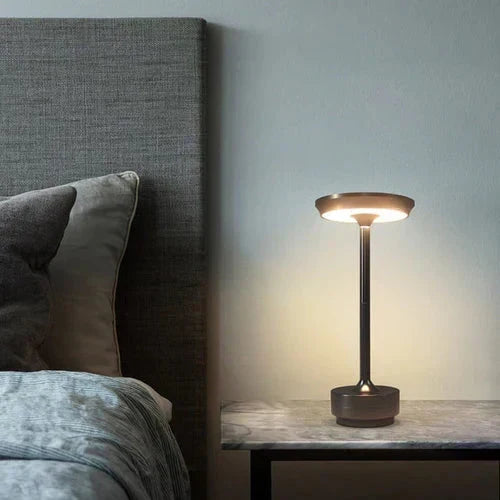 Elegante, kabellose, dimmbare und wiederaufladbare tragbare Metall-Tischlampe