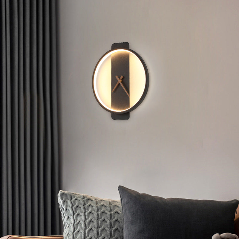 Nordisch-minimalistische Acryluhr mit Wandleuchte für den Nachttisch