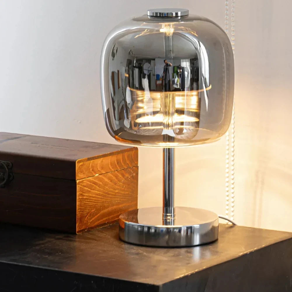 Kugelförmige Tischlampe aus Milchglas und Eisen, dimmbar und per USB betrieben