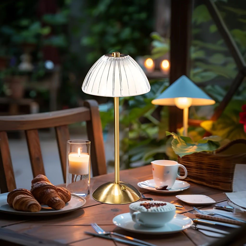 Wiederaufladbare Tischlampe mit geripptem Kristallschirm, Touch-Steuerung und Dimmer