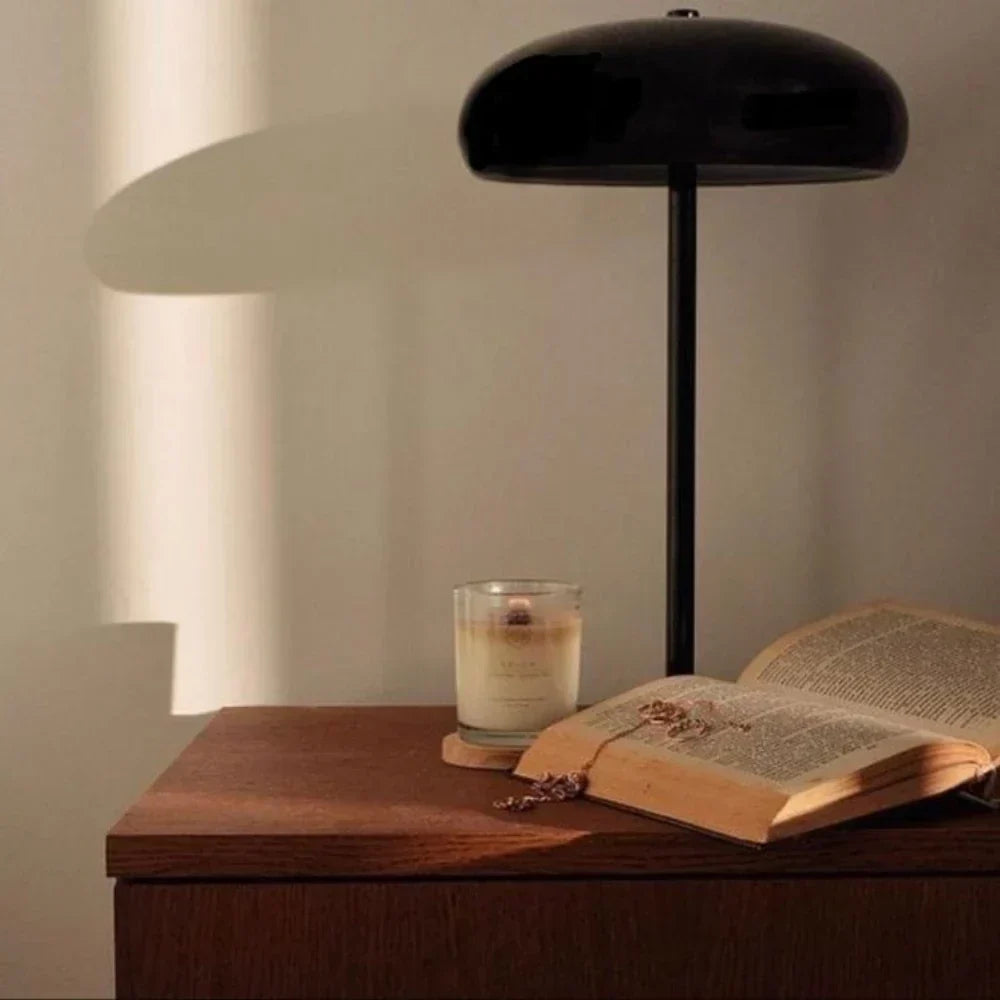 Retro-Tischlampe mit abgerundeter Silhouette, Touch-Steuerung, wiederaufladbar und tragbar