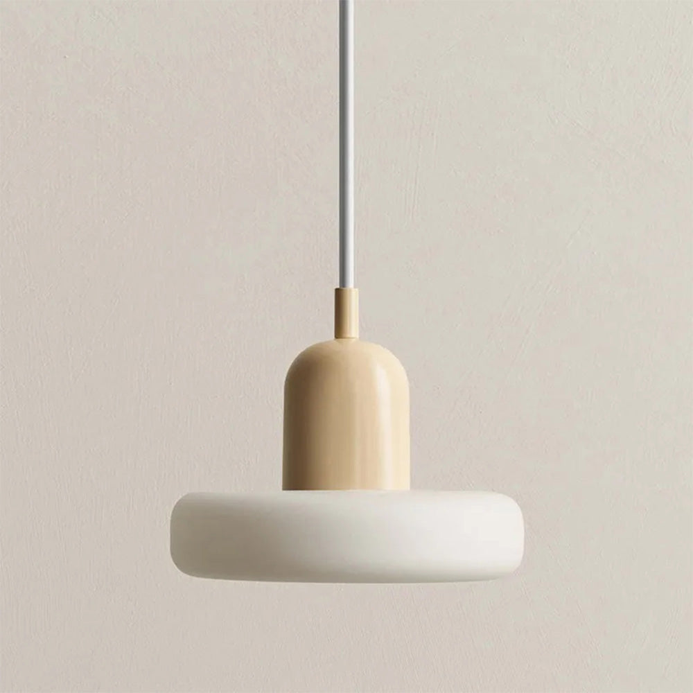 Skandinavische minimalistische Hängeleuchte mit glatter Kuppel aus mattiertem Glas