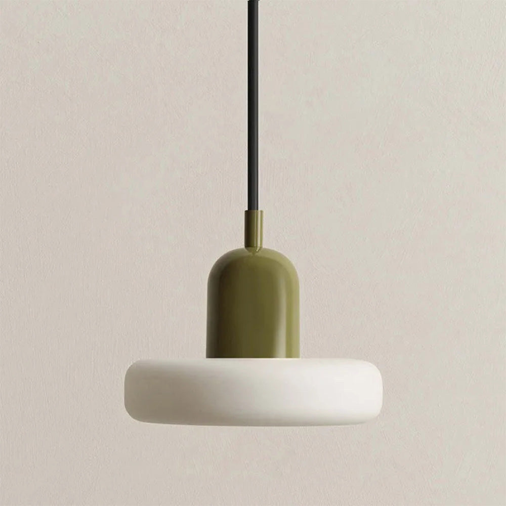 Skandinavische minimalistische Hängeleuchte mit glatter Kuppel aus mattiertem Glas