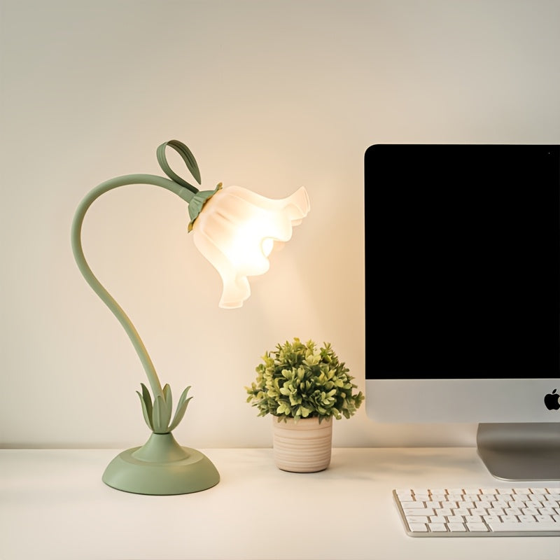 Skulpturale Tischlampe aus Gusseisen mit floraler Blütenform