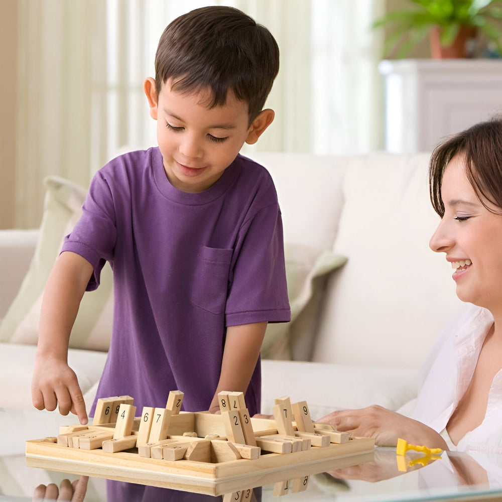 Kompaktes quadratisches Holz-Familienbrettspiel zum Mathematiklernen