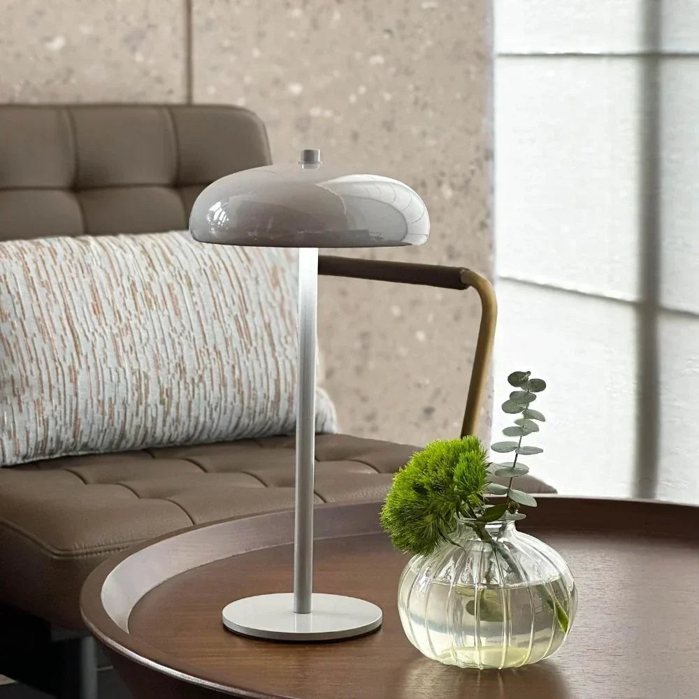Retro-Tischlampe mit abgerundeter Silhouette, Touch-Steuerung, wiederaufladbar und tragbar