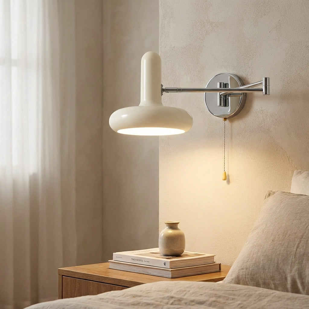 Vom Bauhaus inspirierte Eisen-Wandleuchte mit verstellbarem Schwenkarm