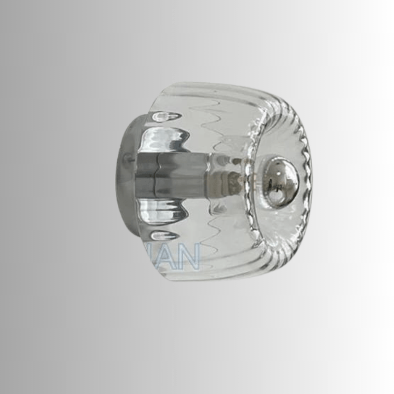 Von Bauhaus inspirierte Wandleuchte mit geriffeltem Glasschirm und Metallhalterung