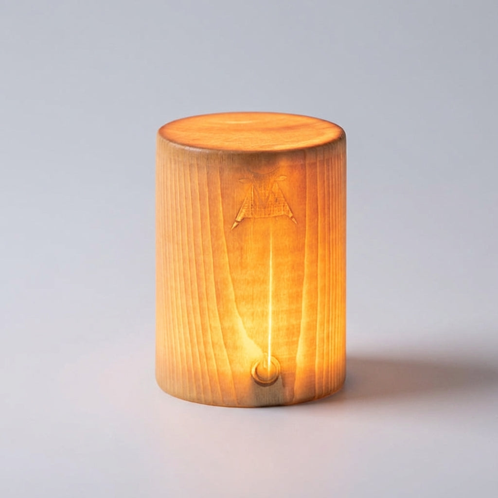 Kompakte zylindrische kabellose Tischlampe mit Holzmaserung, Akku, Touch-Steuerung und Dimmfunktion